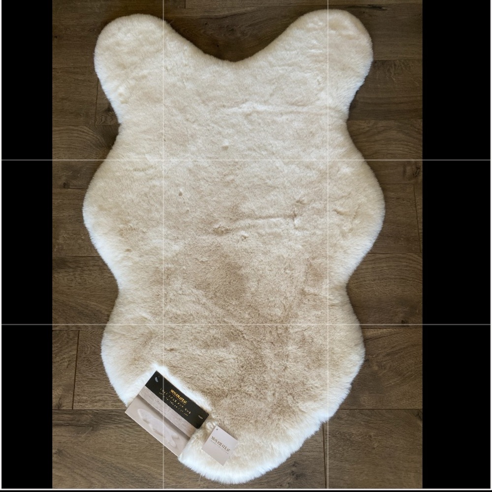 Faux fur rug